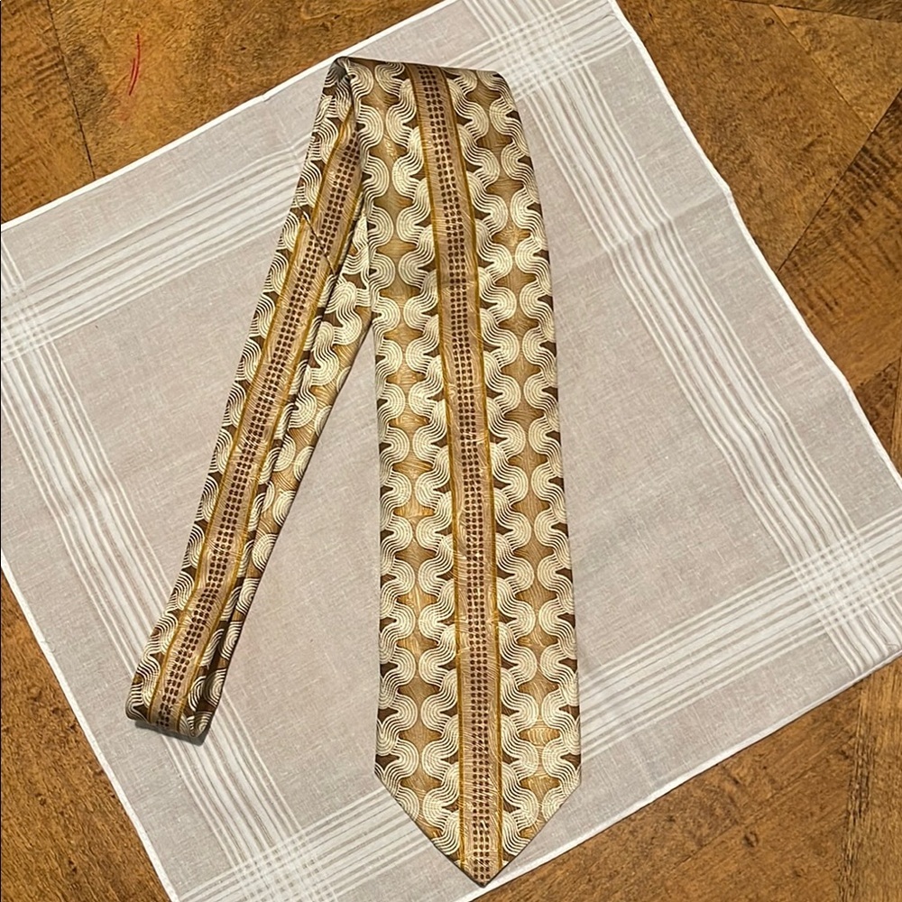 Vintage Geometric Patterned Tie